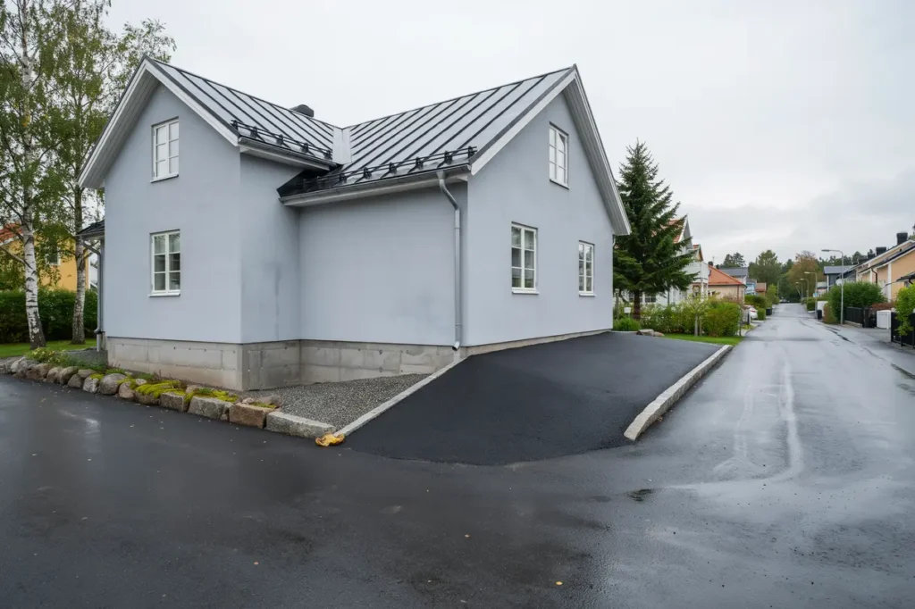 asfaltera garageuppfarten r tt s undviker du vattenansamling vid huset